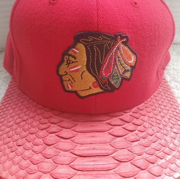 Mitchell & Ness Chicago Blackhawks Python Snakeskin Hat - Picture 3 of 13
